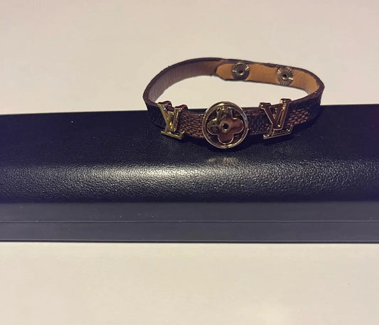 Lux Women's LV Design Bracelet